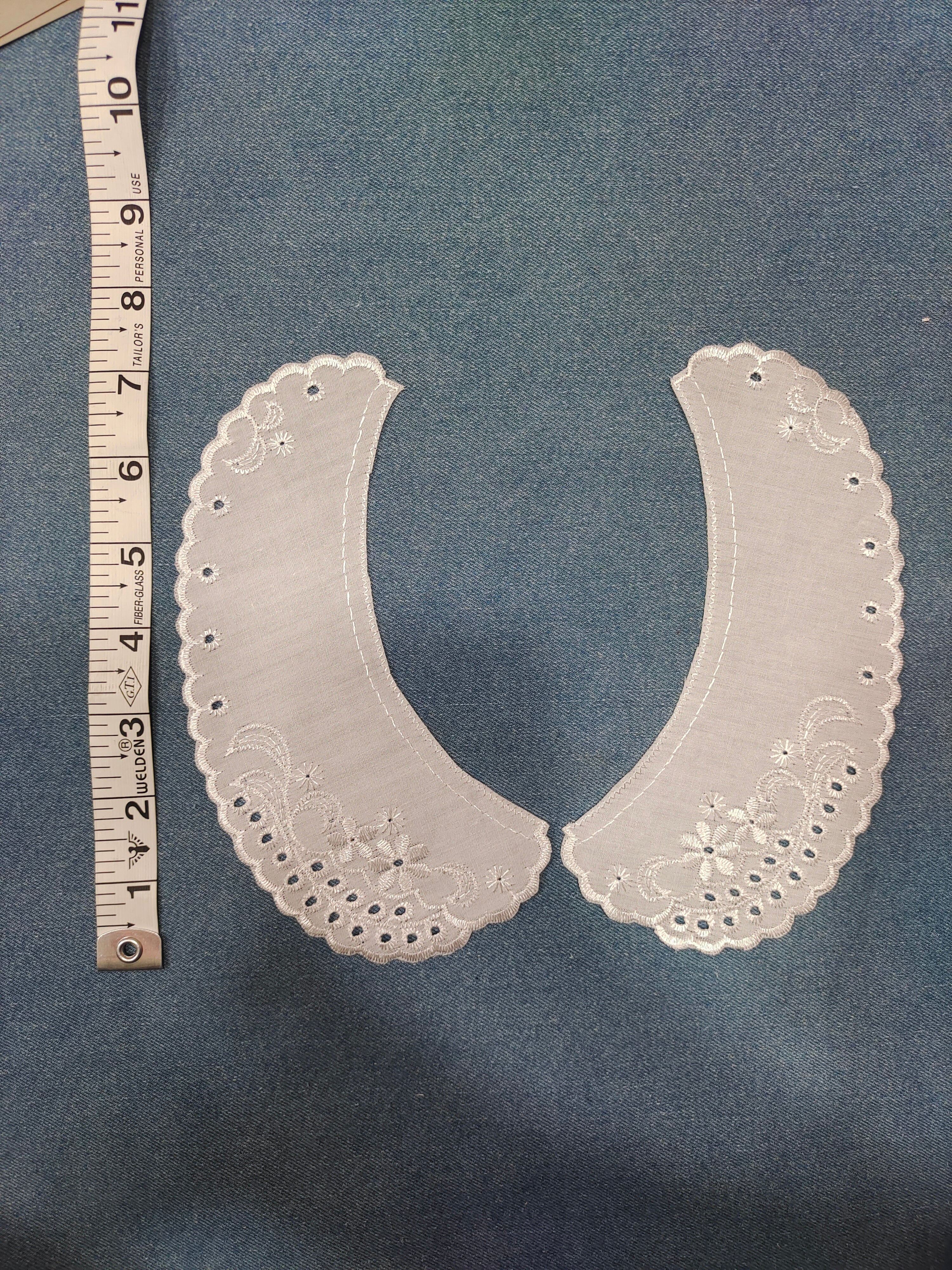 White Embroidered Collar Lace Applique Pair