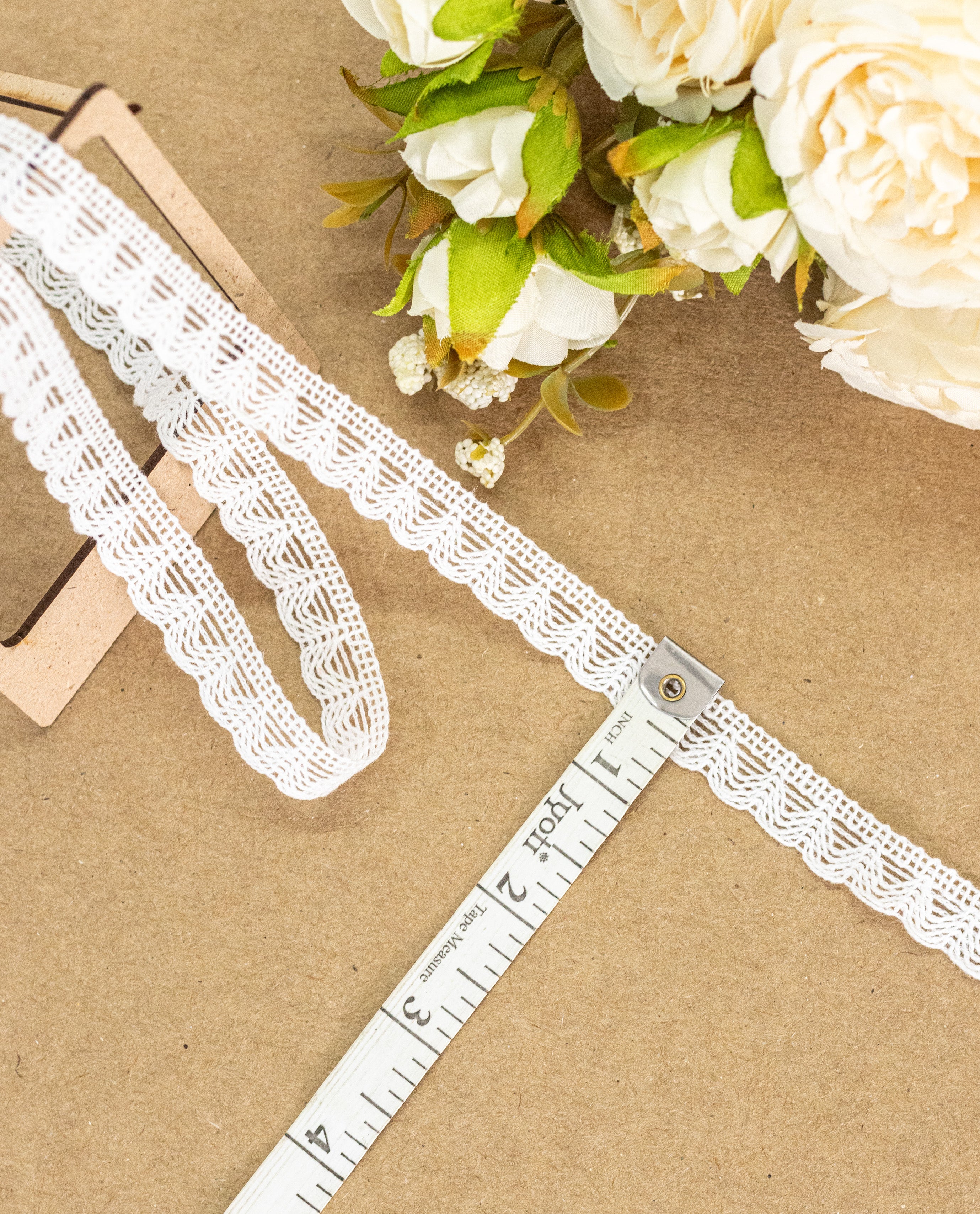 Crochet Lace - Small Edging with multiple Scallops (Width - 0.5 inch)