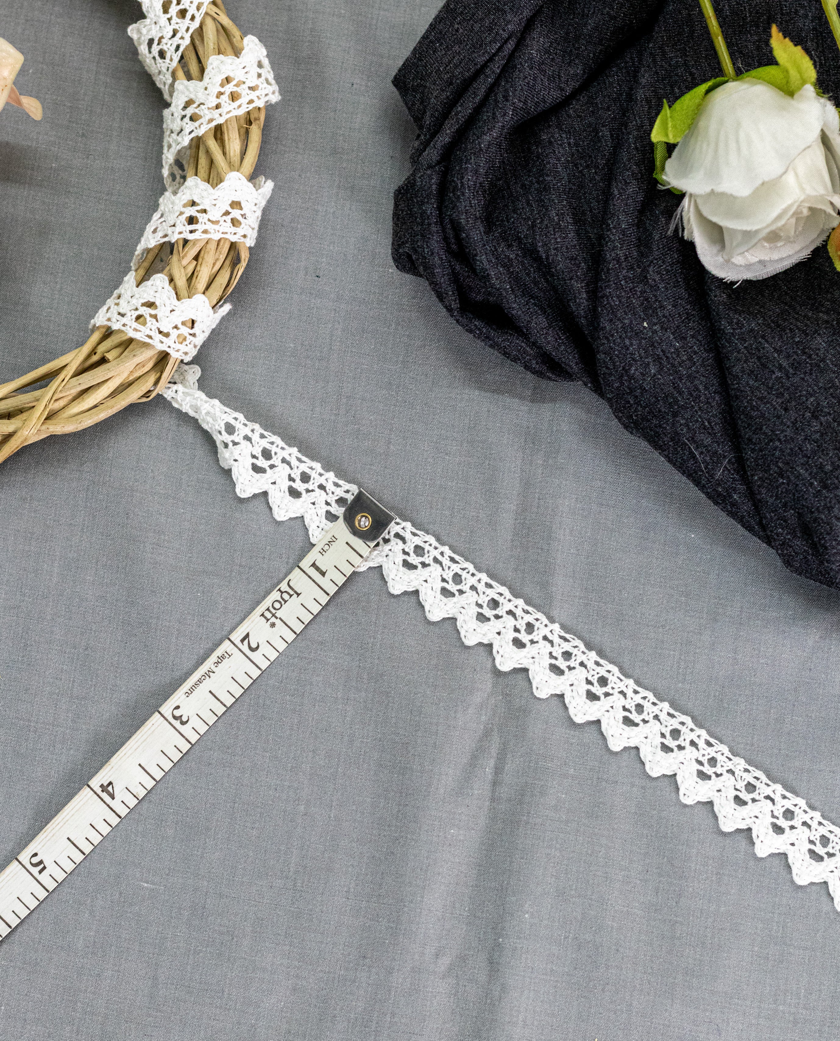 Crochet Lace - Crochet Trim with Mini Triangular Scalloped Edge (Width - 0.75 inch)