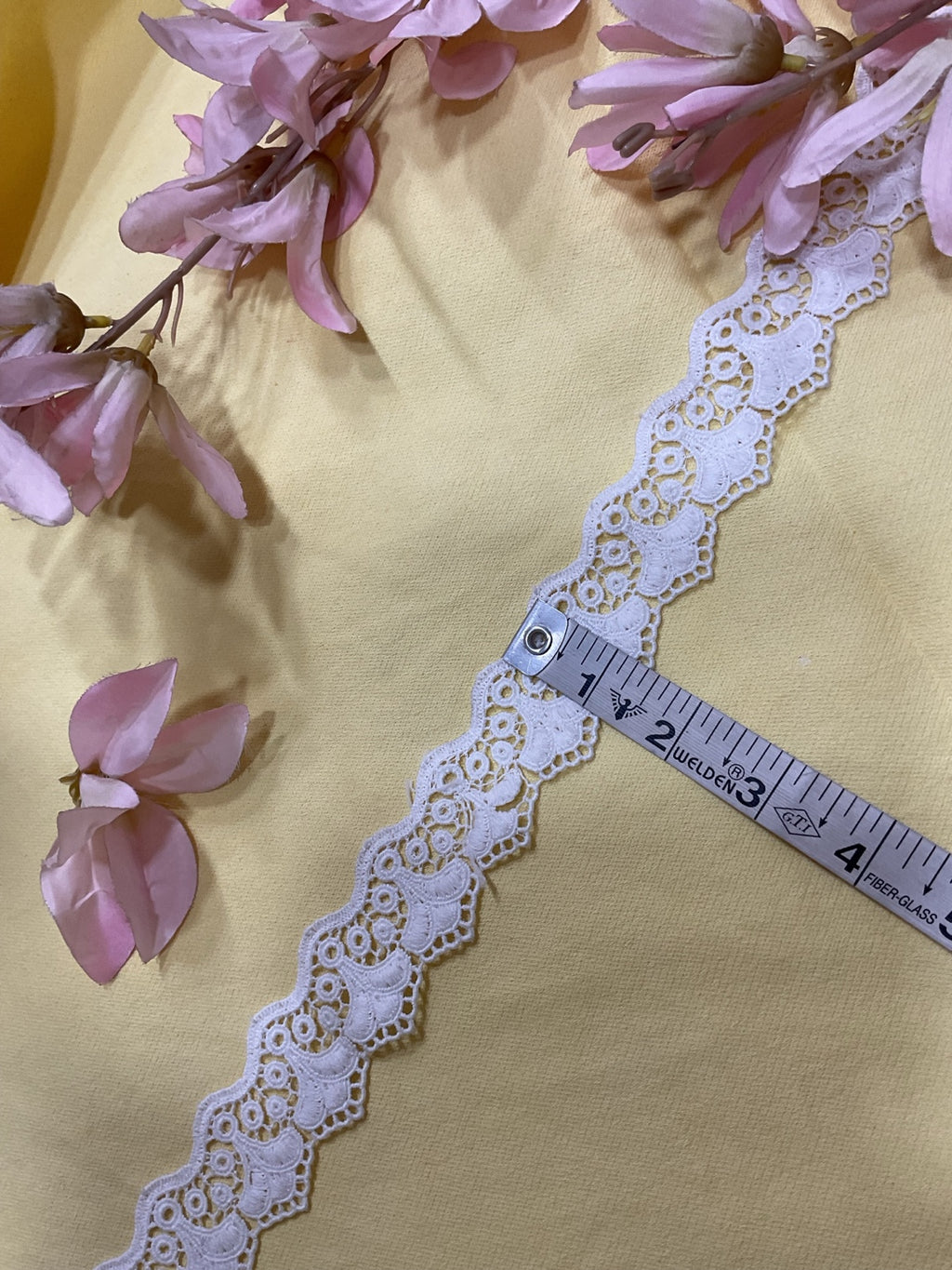 Guipure Lace - Inverted fan design (Width-1.5”)