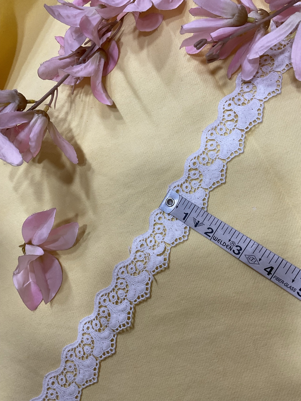 Guipure Lace - Inverted fan design (Width-1.5”)
