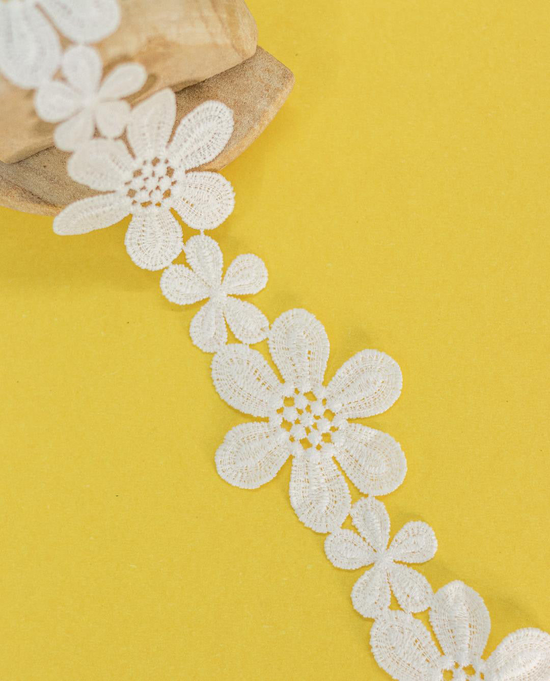 Guipure Lace Flower Sequence (width-2”)