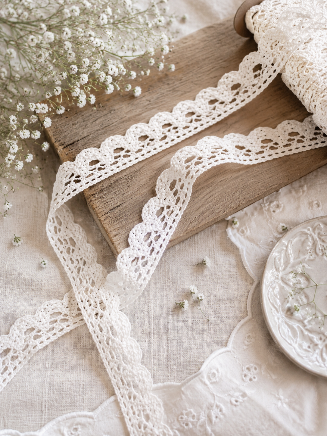 Crochet Lace - Crochet Trim with Scalloped Edge (Width - 0.75 inch)