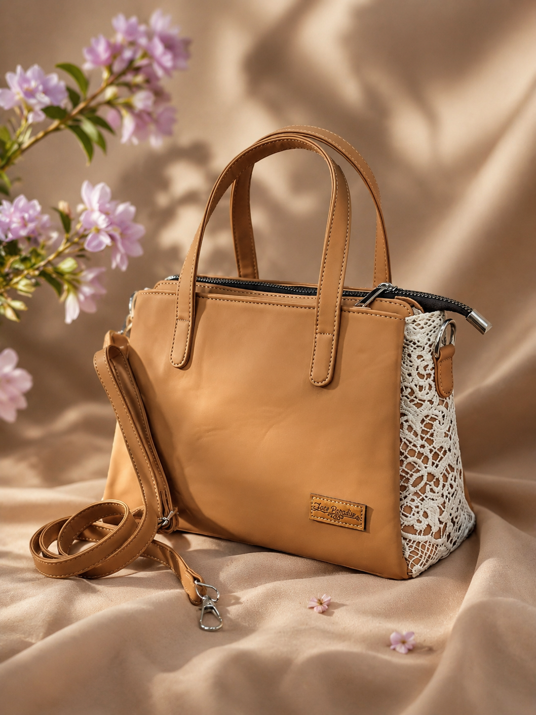 Elegant Structured Handbag / Bella