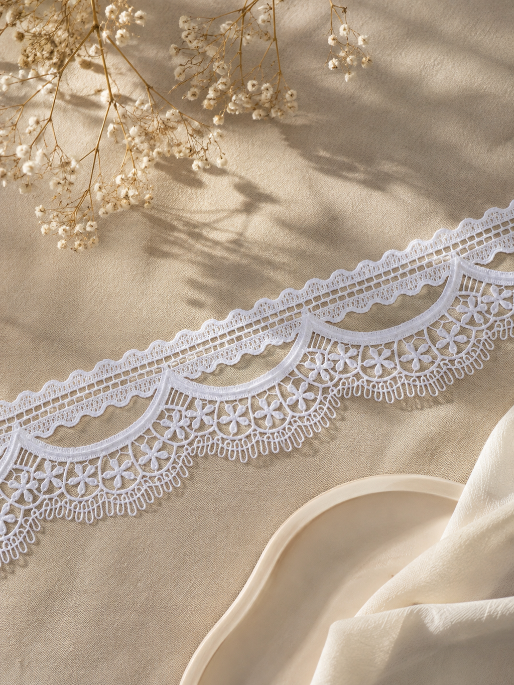 Scalloped Guipure Lace