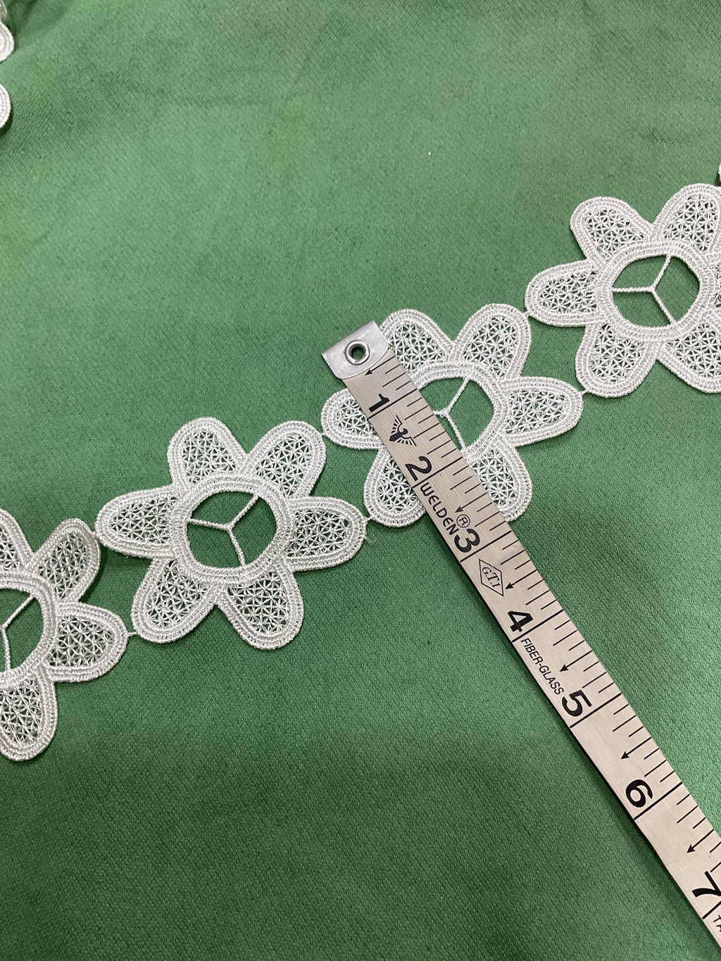 Guipure Lace Connected Flowers (width-3”)