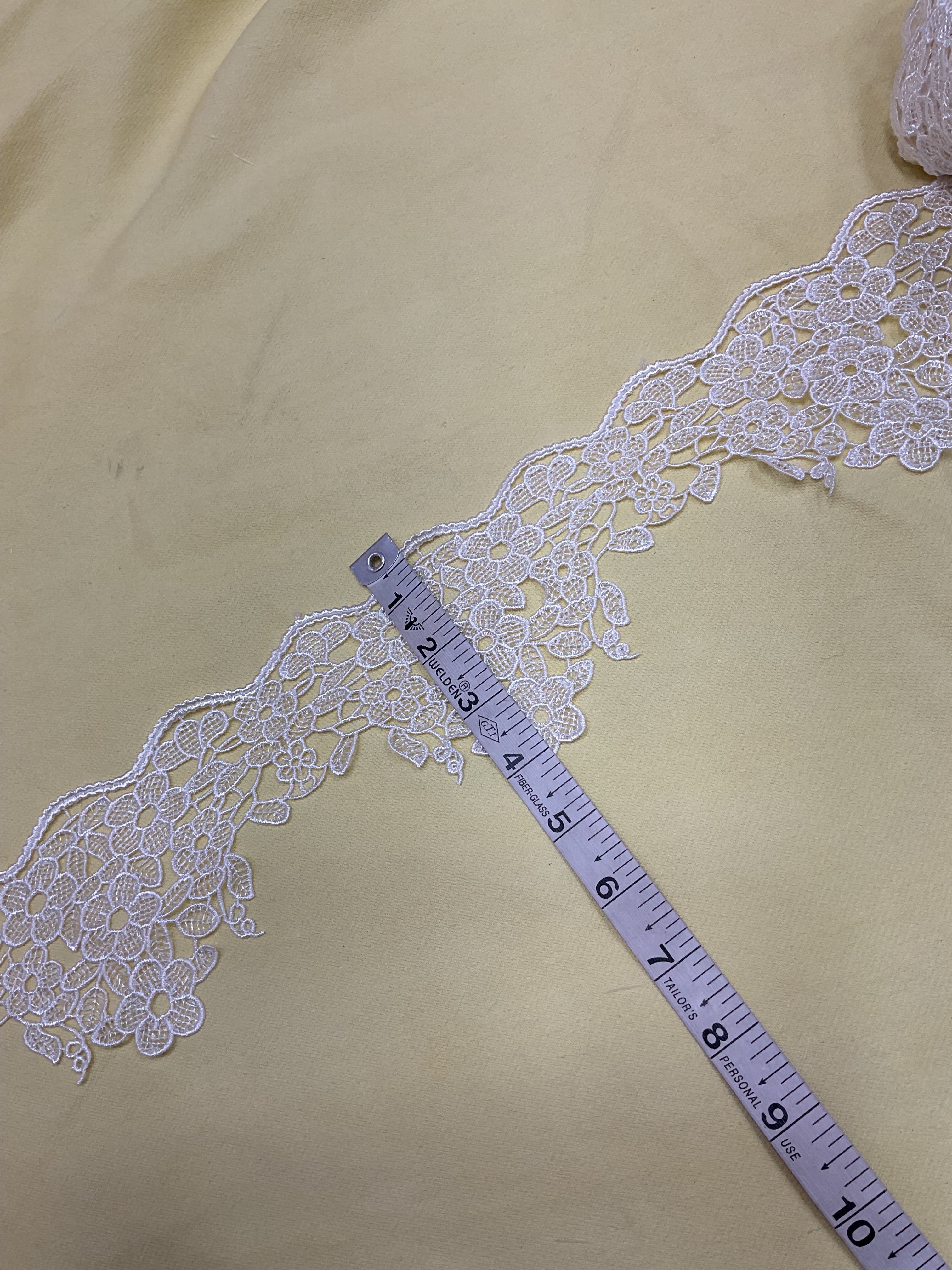 Delicate Floral Guipure Lace