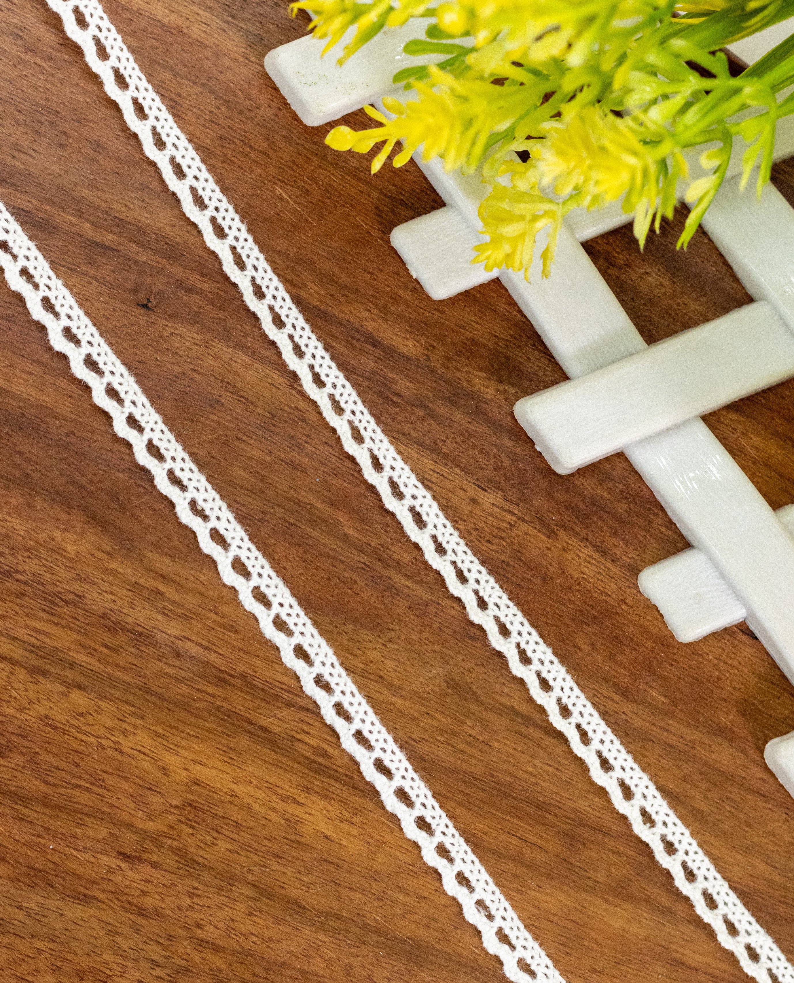 Crochet Lace - Tiny Crochet Edging (Width - 0.25 inch)