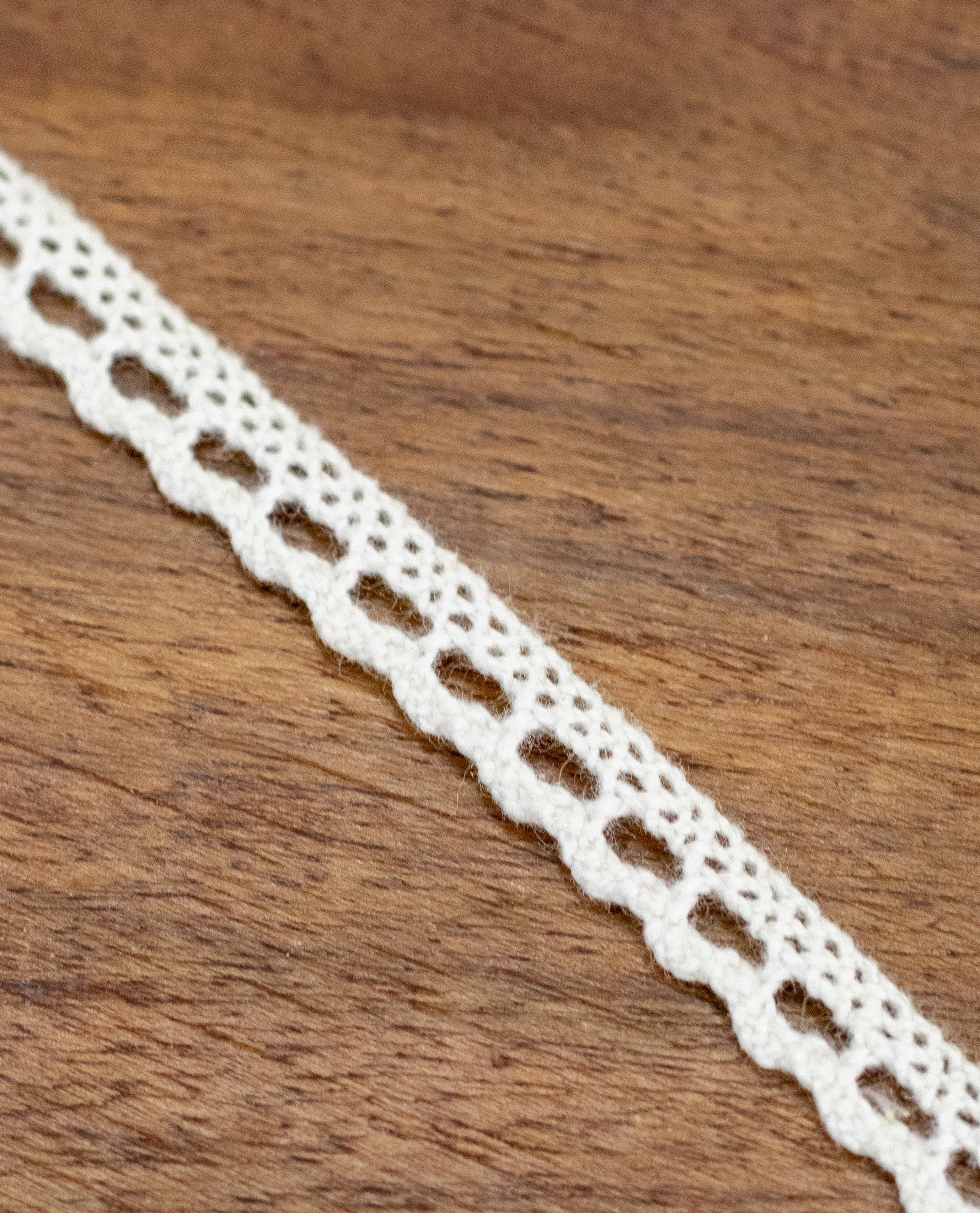 Crochet Lace - Tiny Crochet Edging (Width - 0.25 inch)