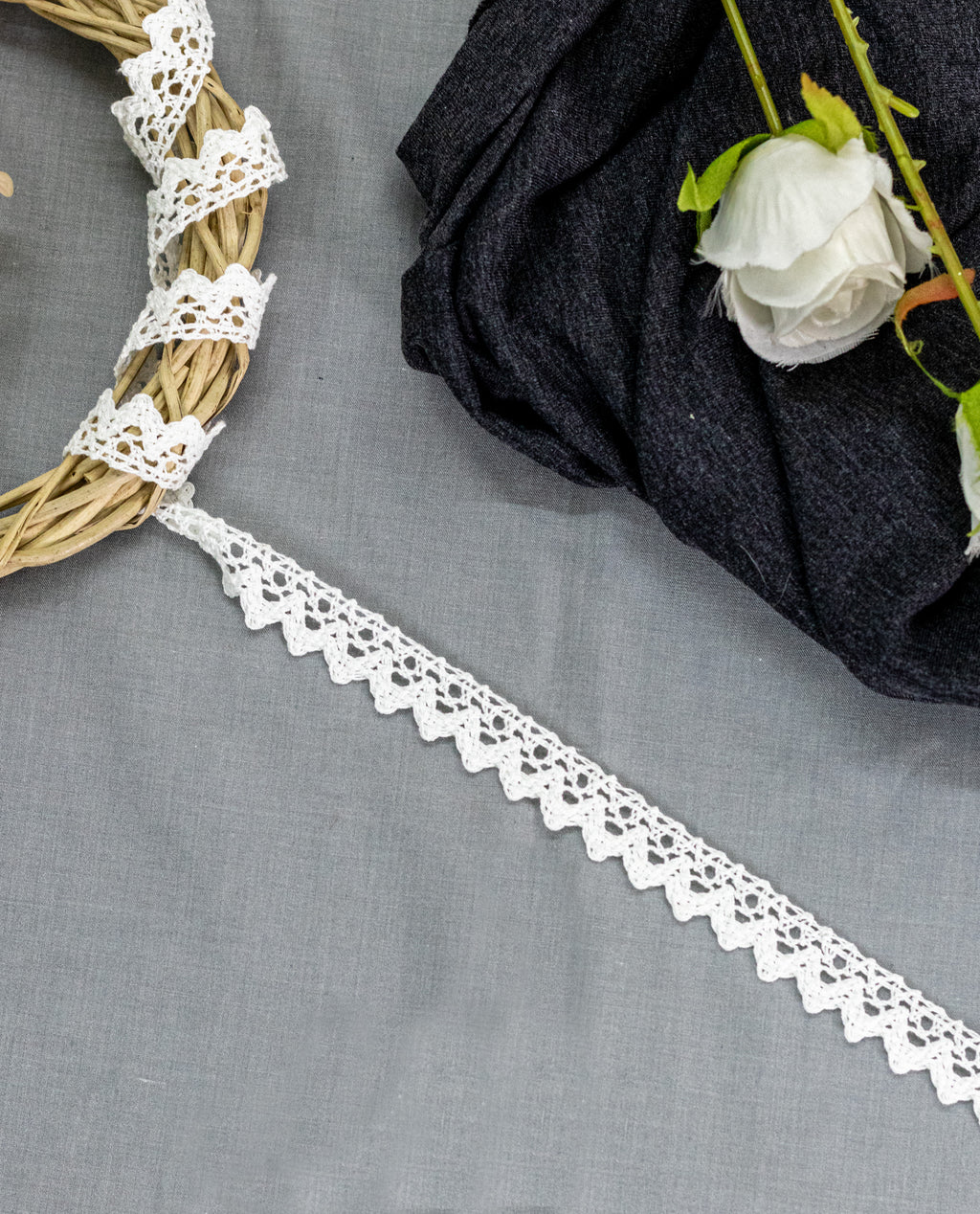 Crochet Lace - Crochet Trim with Mini Triangular Scalloped Edge (Width - 0.75 inch)