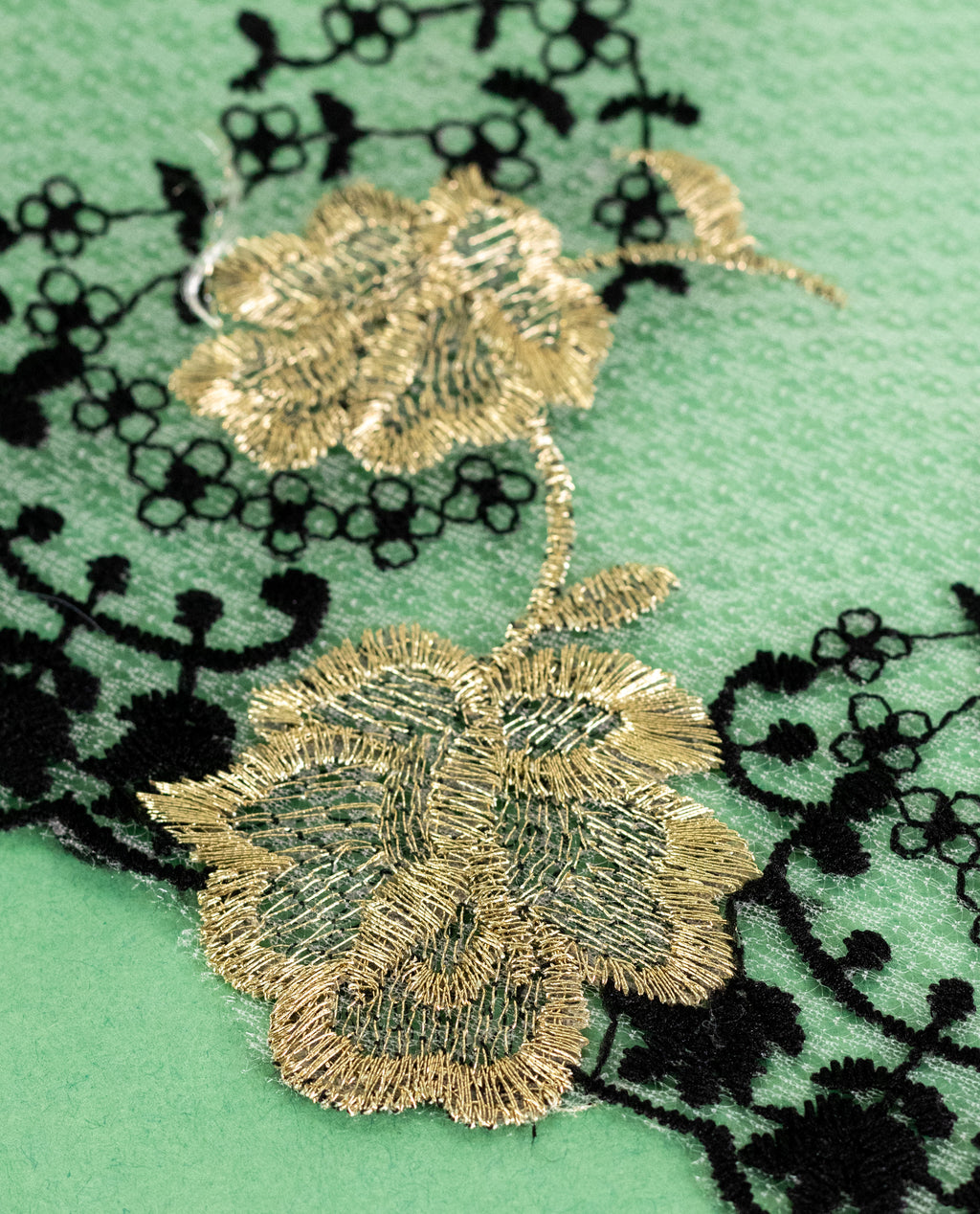 Net Lace - Black and Gold (Zari) Embroidred Crown Lace ( Width - 7 inch)
