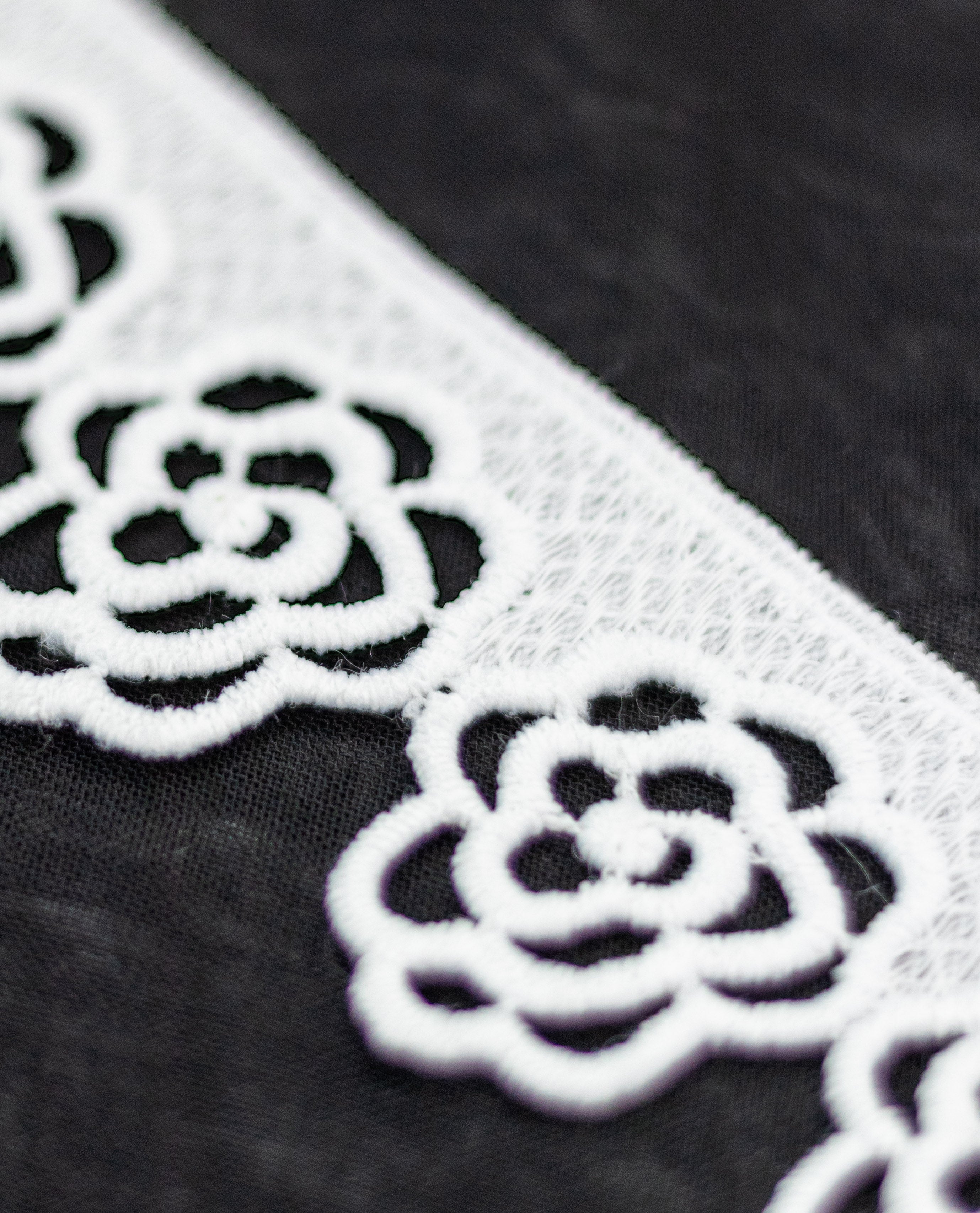 GPO Lace - Outline Rose Lace (Width - 1.5 Inch)