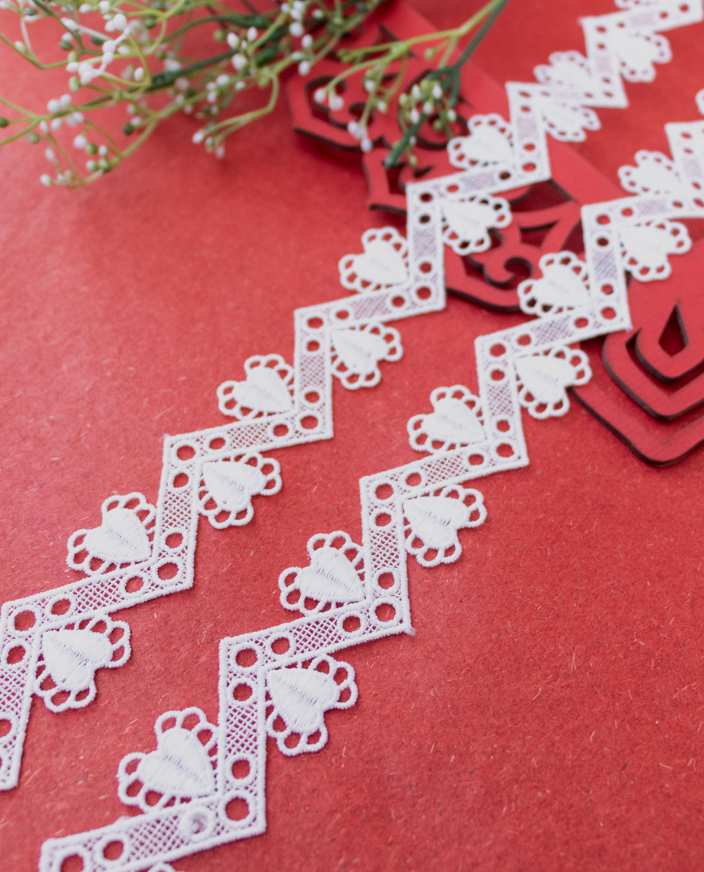 GPO Lace - Heart Motifs on Chevron Pattern (Width - 2 Inch)