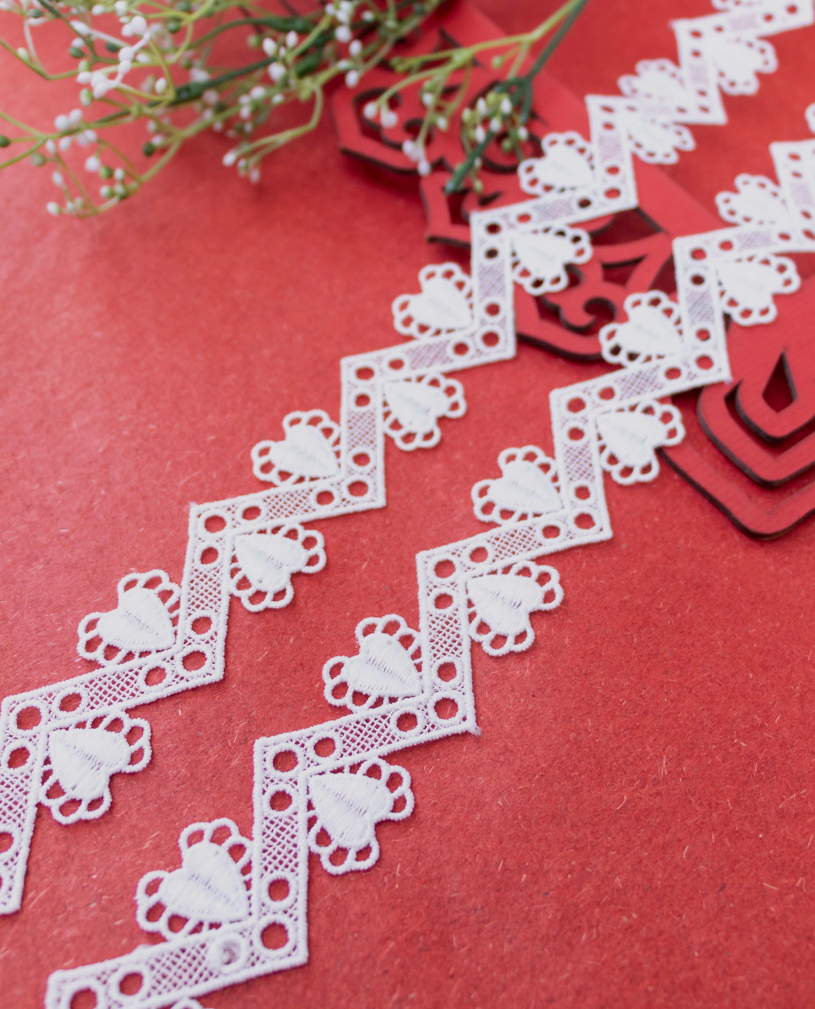 GPO Lace - Heart Motifs on Chevron Pattern (Width - 2 Inch)