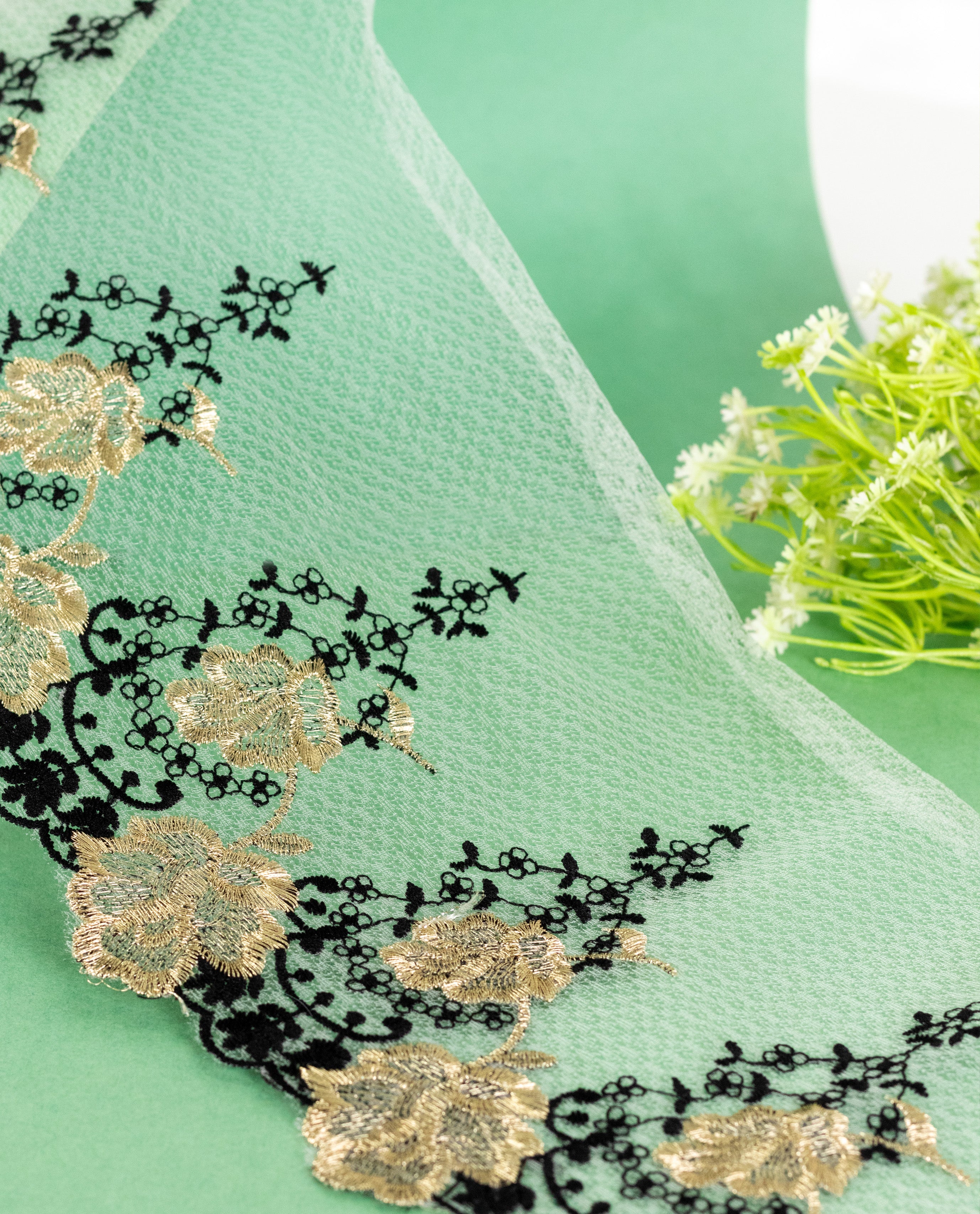 Net Lace - Black and Gold (Zari) Embroidred Crown Lace ( Width - 7 inch)